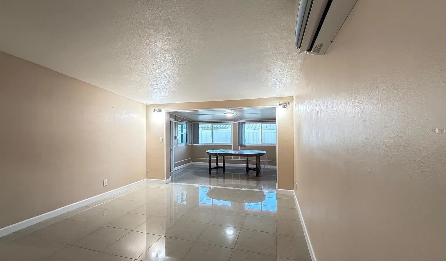 3 bed, 2.0 bath, 1390 sqft, $2,700 — Photo 4