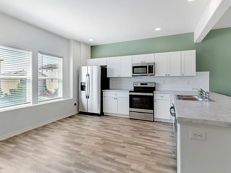 897 Technology Ct — Photo 10