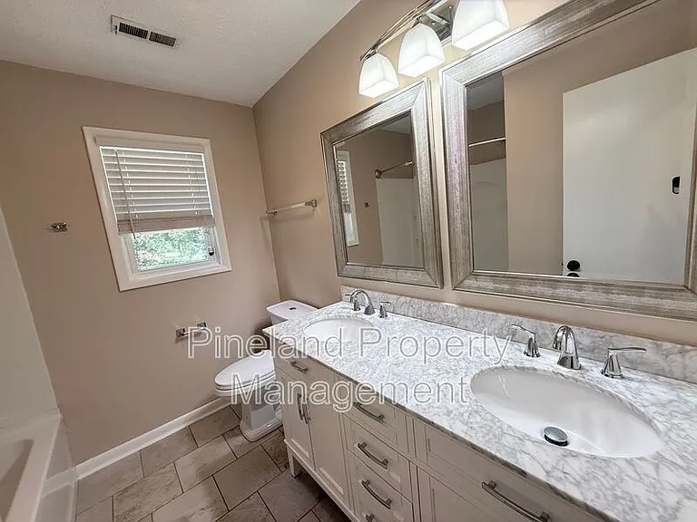 890 Bridgette St — Photo 17