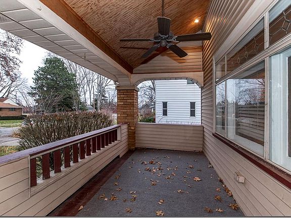 3rd image of 1719 Alvin Ave