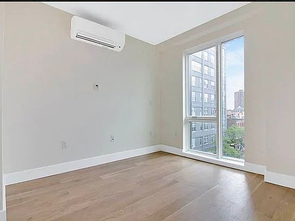3rd image of 440 Wythe Ave APT 5B