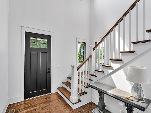 3rd image of 9 Azalea Spring Ct