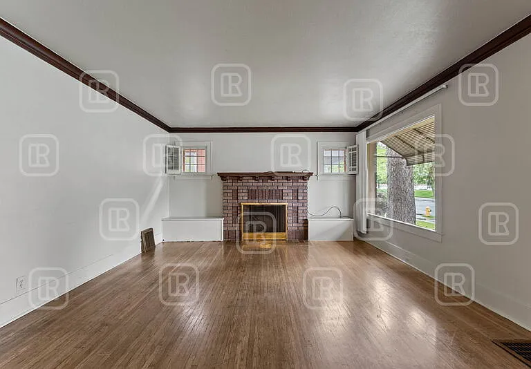 808 E Mission Ave — Photo 10