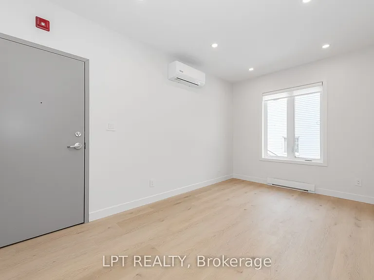 250 Shakespeare St #4 — Photo 9