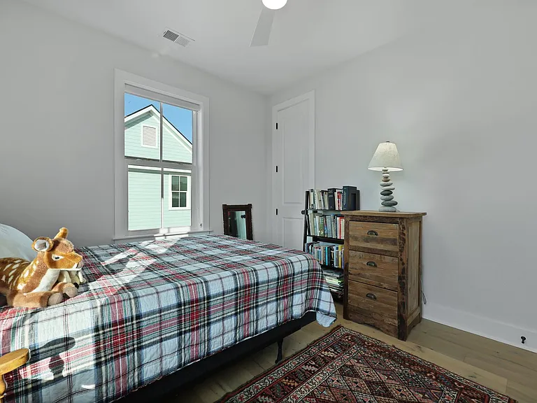 48 Aiken St — Photo 17