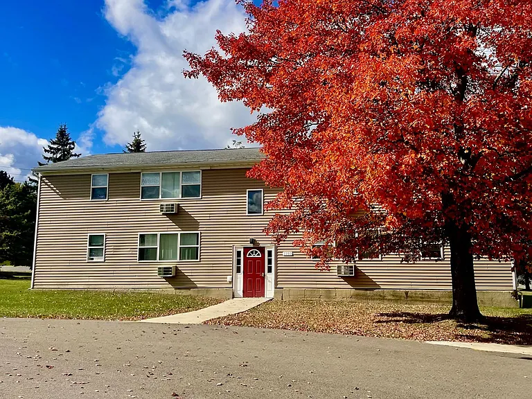 Lake Heights Apartments — Photo 19