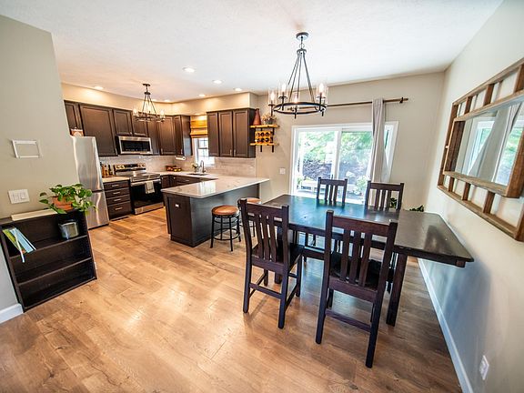 4th image of 2107 Ponderosa Dr SW