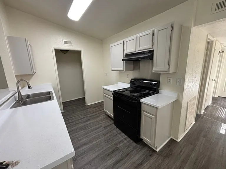 2517 Limestone Dr — Photo 6