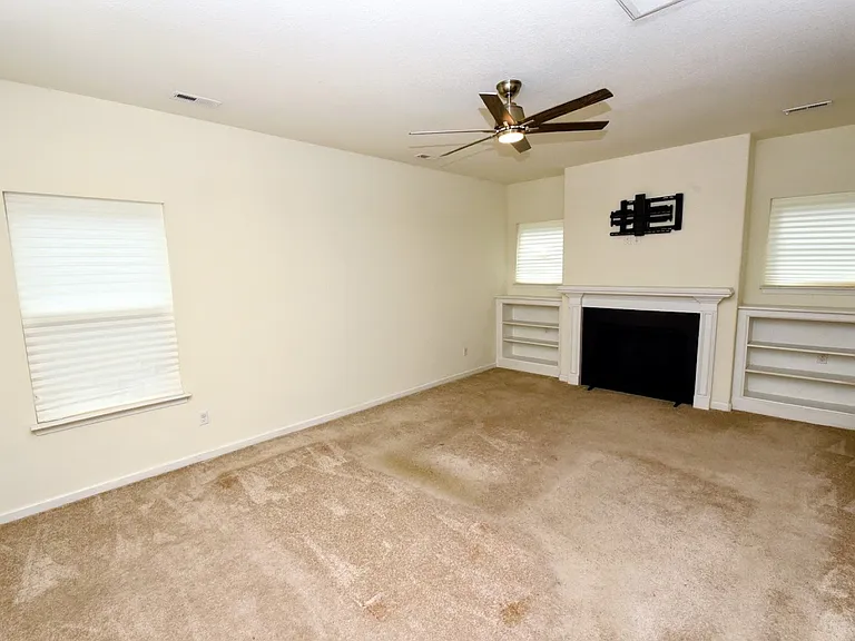 4115 Franklin St — Photo 29