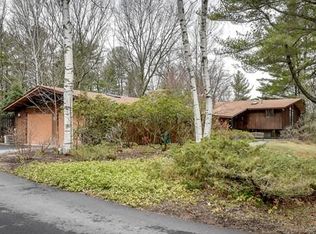 45 Rockwood St, Sherborn, MA 01770