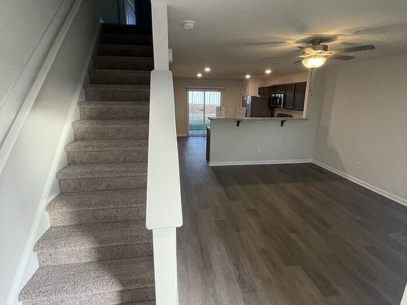 3rd image of 1022 Peony Ln