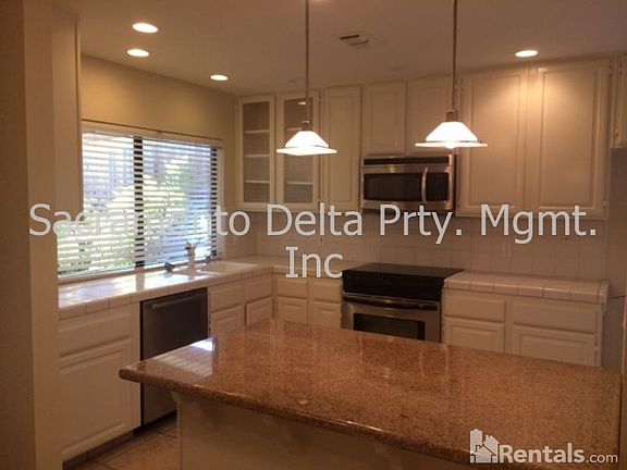 2nd image of 5355 Terrace Oak Cir