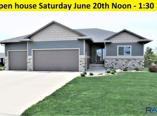 1709 N Notley Ct, Sioux Falls, SD 57110