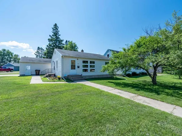 2714 Diane Ln, Hibbing, MN 55746