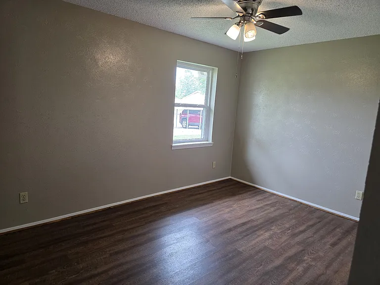 971 Taylor Dr — Photo 9
