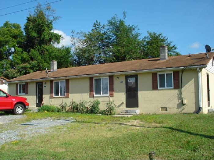 908 Douglas Dr Front