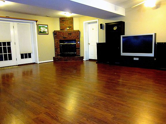 4th image of 7420 Laura Ln