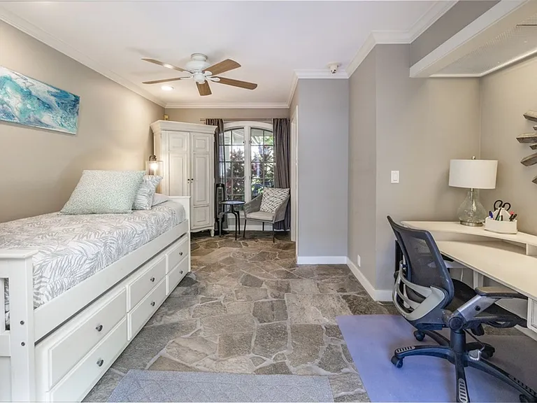 5687 Kalanianaole Hwy — Photo 37