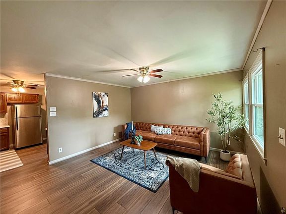 3rd image of 822 Sherrill Ave
