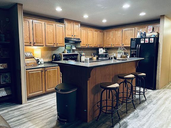 4th image of 270 Black Oak Dr