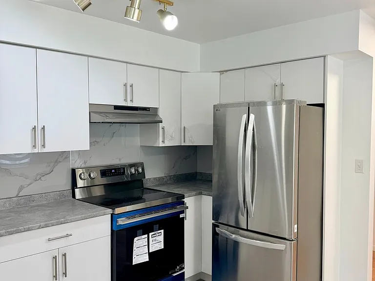 10551 Gilbert Rd — Photo 2