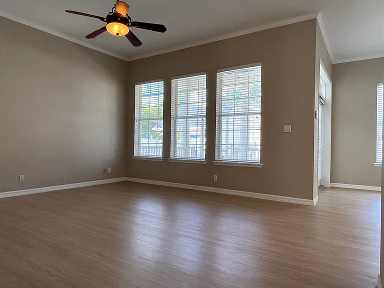 502 Greenbrier Ave — Photo 7