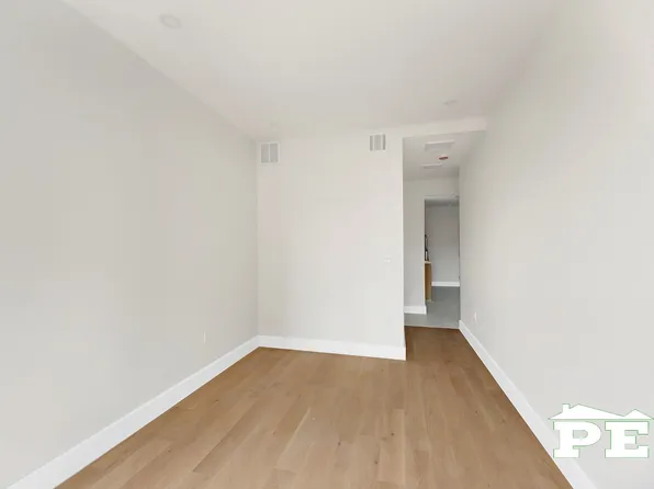 1715 Voorhies Avenue image 19 of 35