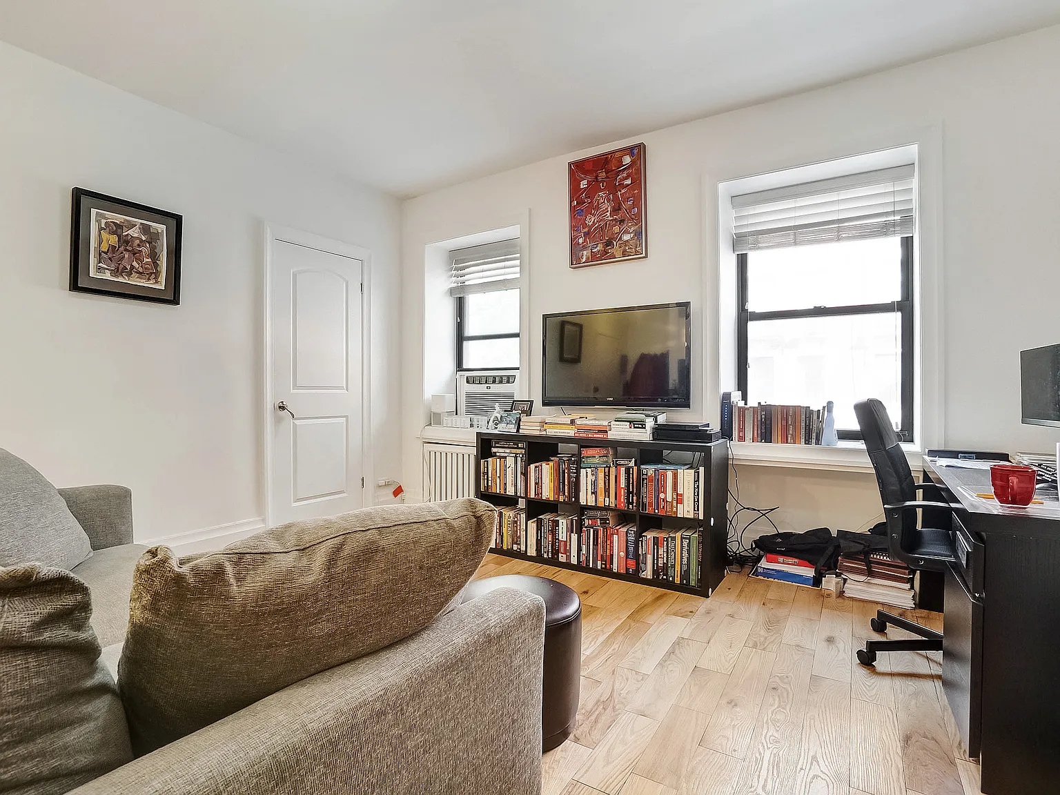 72 University Place — Photo 2
