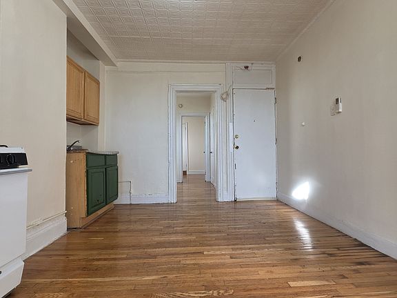 3rd image of 150 21st St #2F