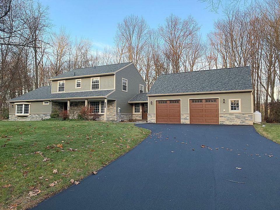 2nd image of 25 Stony Brook Dr