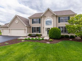 940 Academy Ln, West Chicago, IL 60185