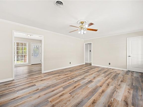 5th image of 2004 Roanoke St