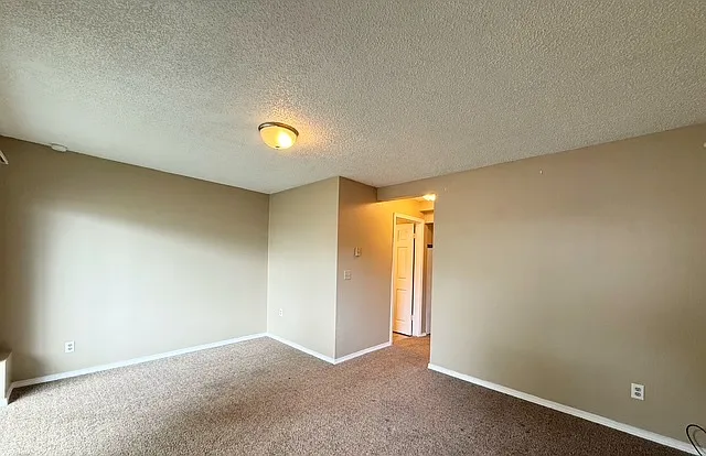 637 Pleasant Ave — Photo 27