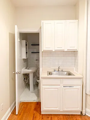 Rented by Charie Properties LLC | media 9