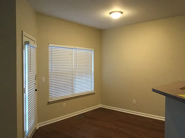 204 Annesbury Ln — Photo 13