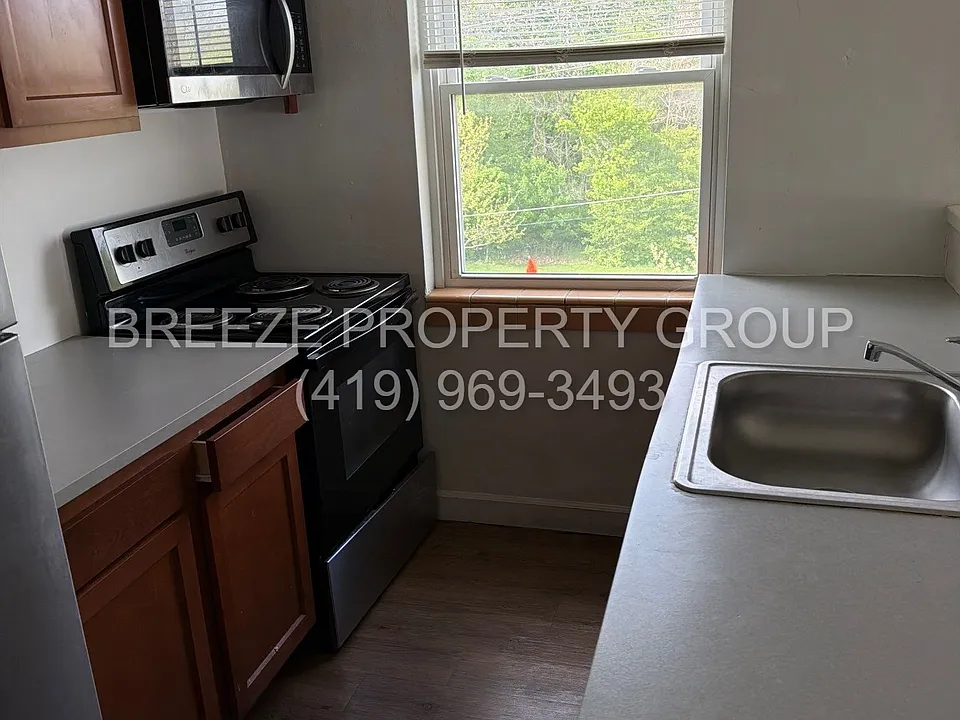 1945 Ottawa Dr #10