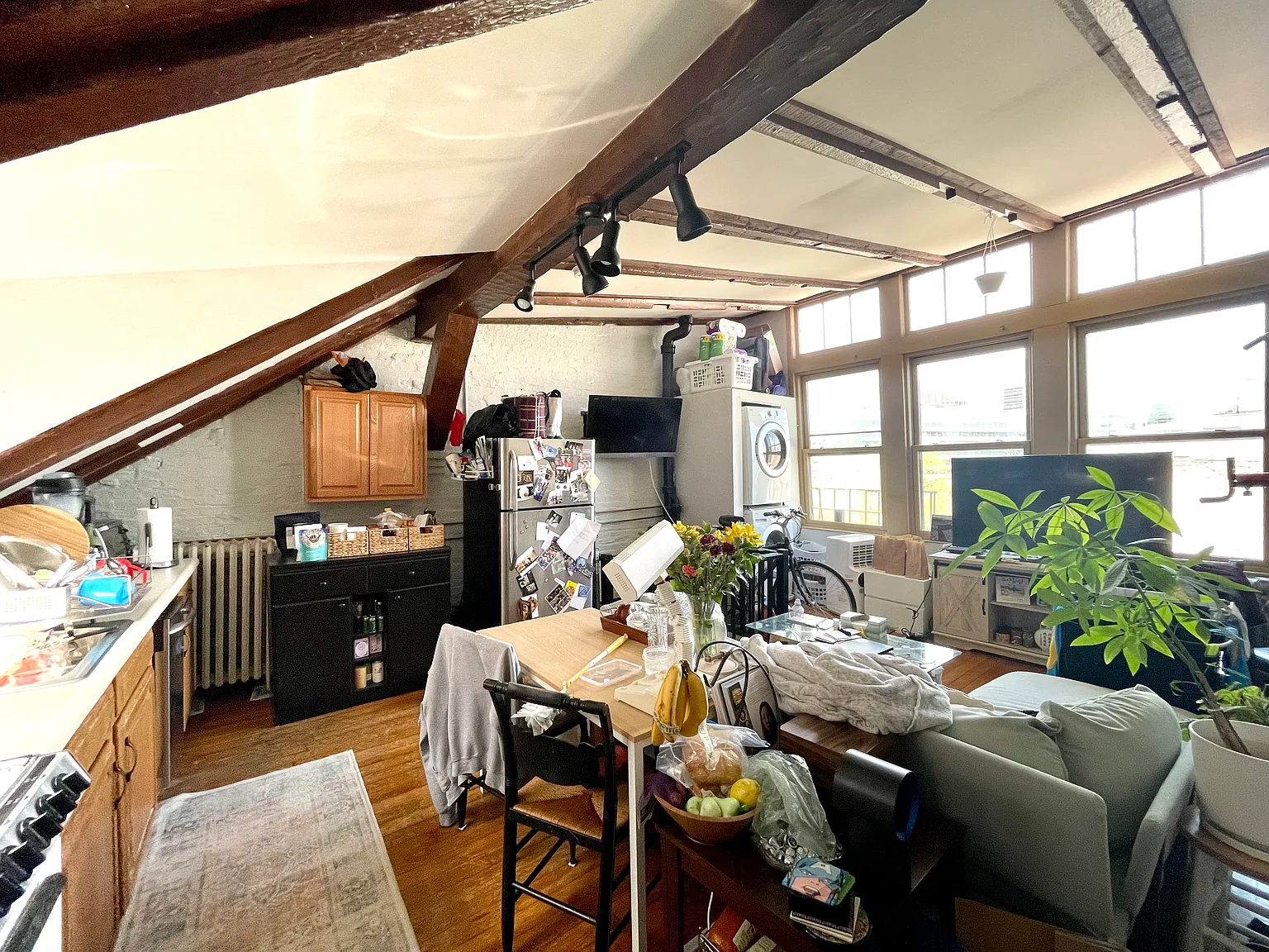 2 bed, $4,000 — Photo 2