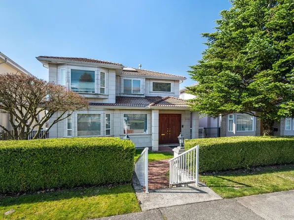 2154 Burquitlam Dr, Vancouver, BC V5P 2P1