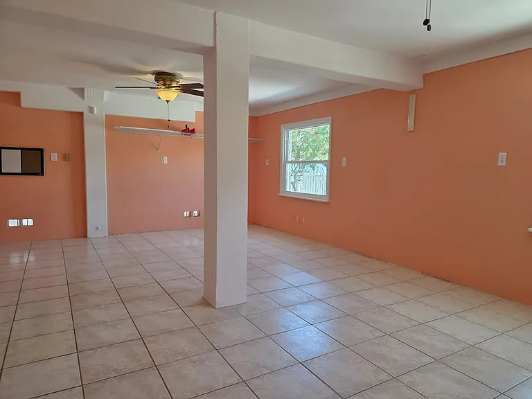 2921 Dupont St S — Photo 31