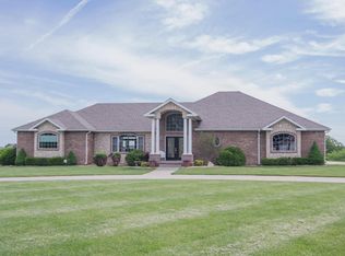 870 Longdrive Ct, Marshfield, MO 65706