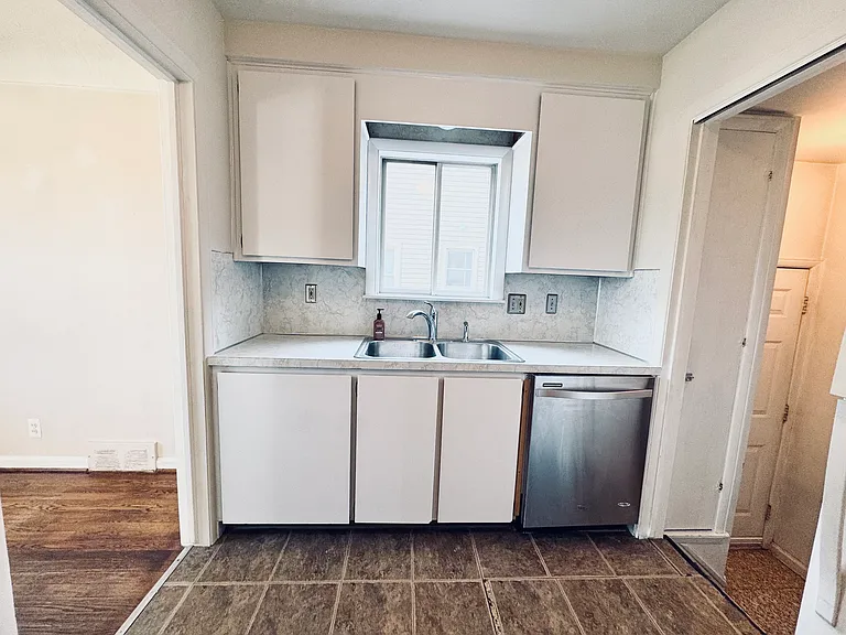 370 Bird Ave — Photo 4