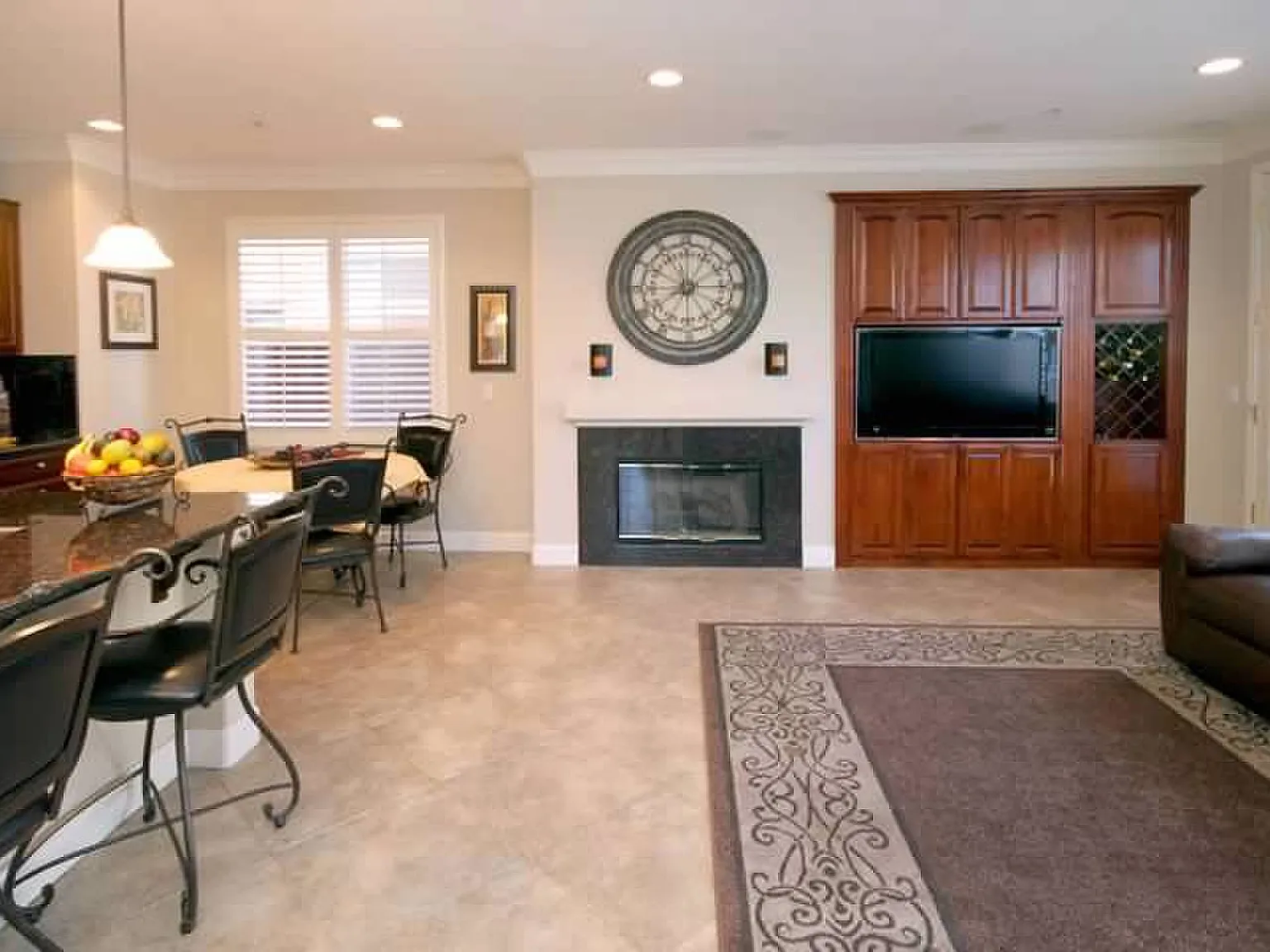 4 bed, 2800 sqft, $4,350 — Photo 3