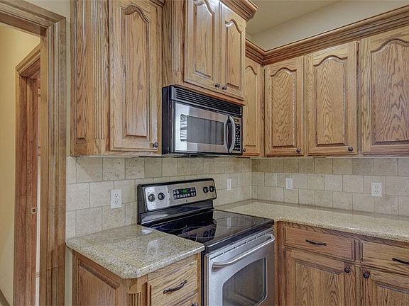 3rd image of 320 N Treyton Pl