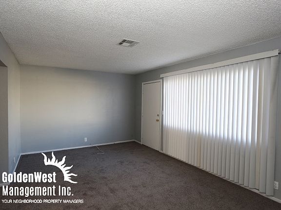 5th image of 75 E Atlantic Ave APT 6