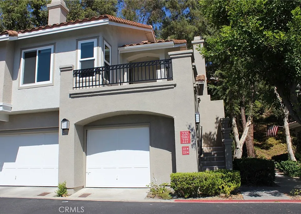 221 California Ct