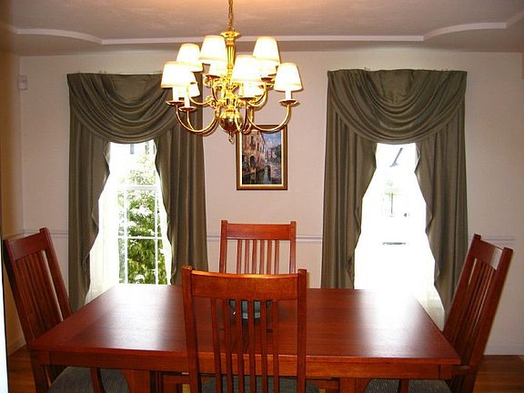 Dining Room with Tray Ceiling