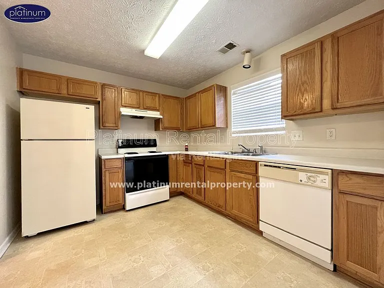 5687 Windfall Ln — Photo 6