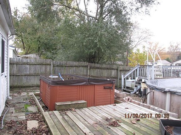 5th image of 28831 Miller Dr