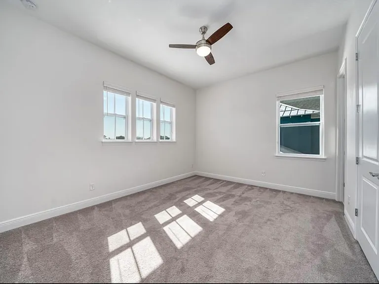7070 Higgs Aly — Photo 29