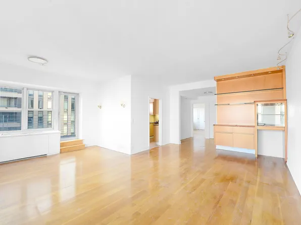 205 East 63rd Street image 5 of 12